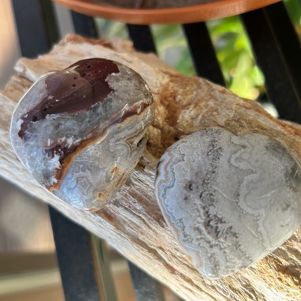 Crazy Lace agate Heart Carvings